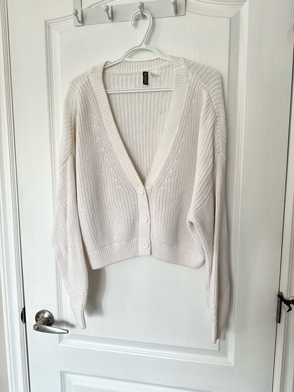 H&M Divided White Cream Knit Cropped Cardigan Sweater Cozy Boho Chic Size L